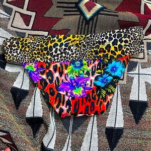 So Sexy Victoria’s Secret Bathing Suit Bottoms size Small Leopard Orchid Floral